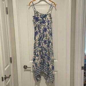 Angie unique flowy hem High Low Dress in Blue and Cream Floral sz Small🪻🪷🪻